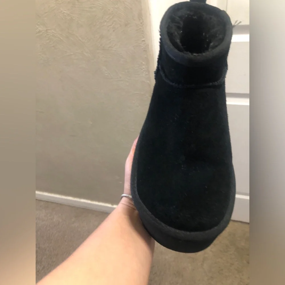 UGG soft black